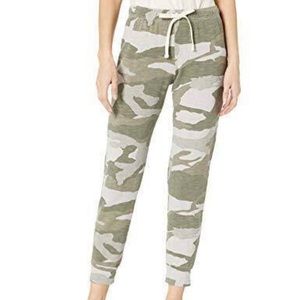 Monrow camo sweats